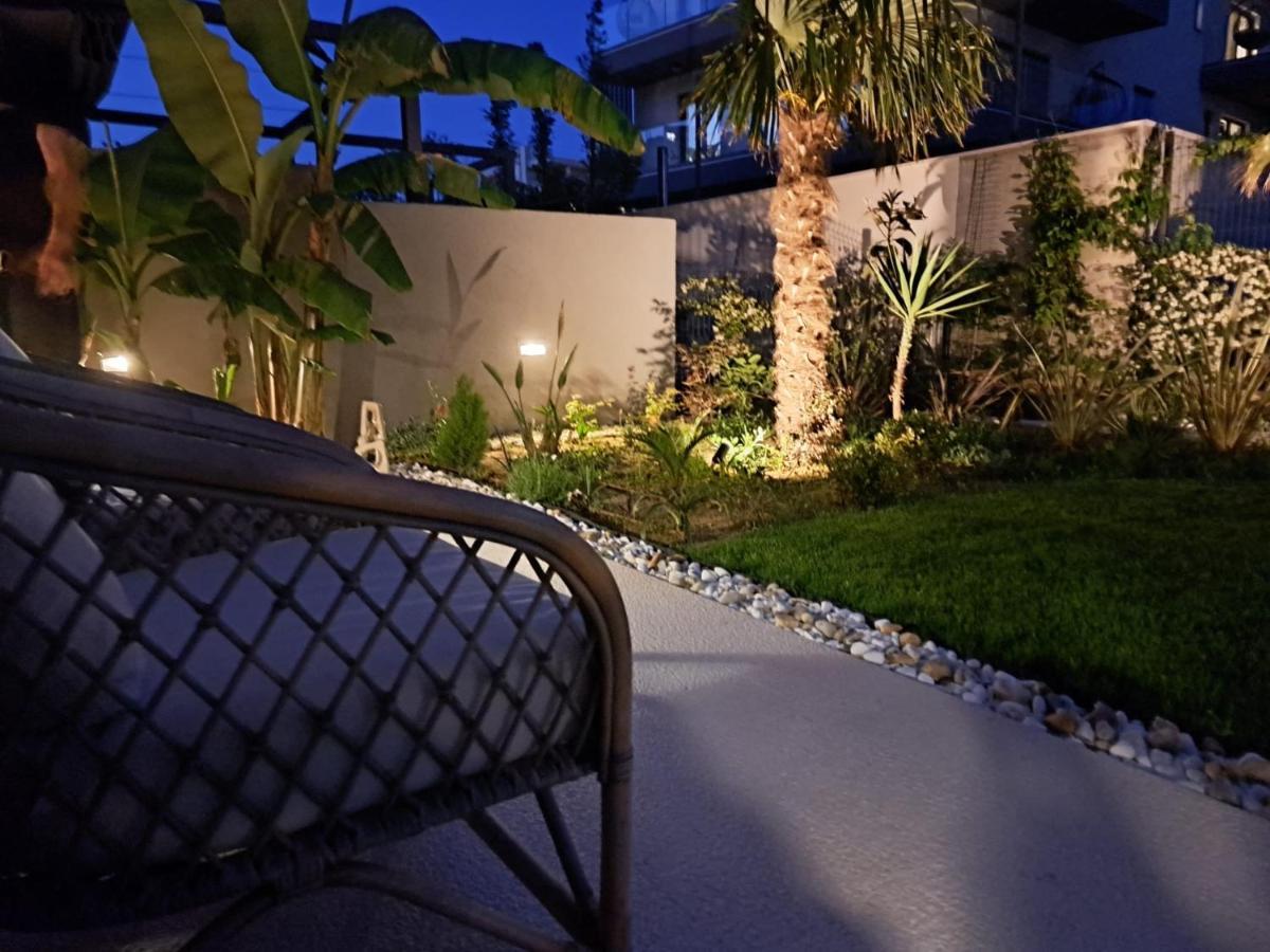 Apartment With Private Pool Split Buitenkant foto