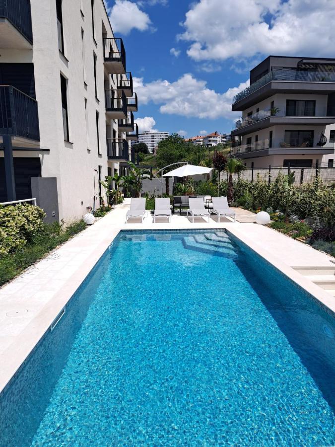 Apartment With Private Pool Split Buitenkant foto