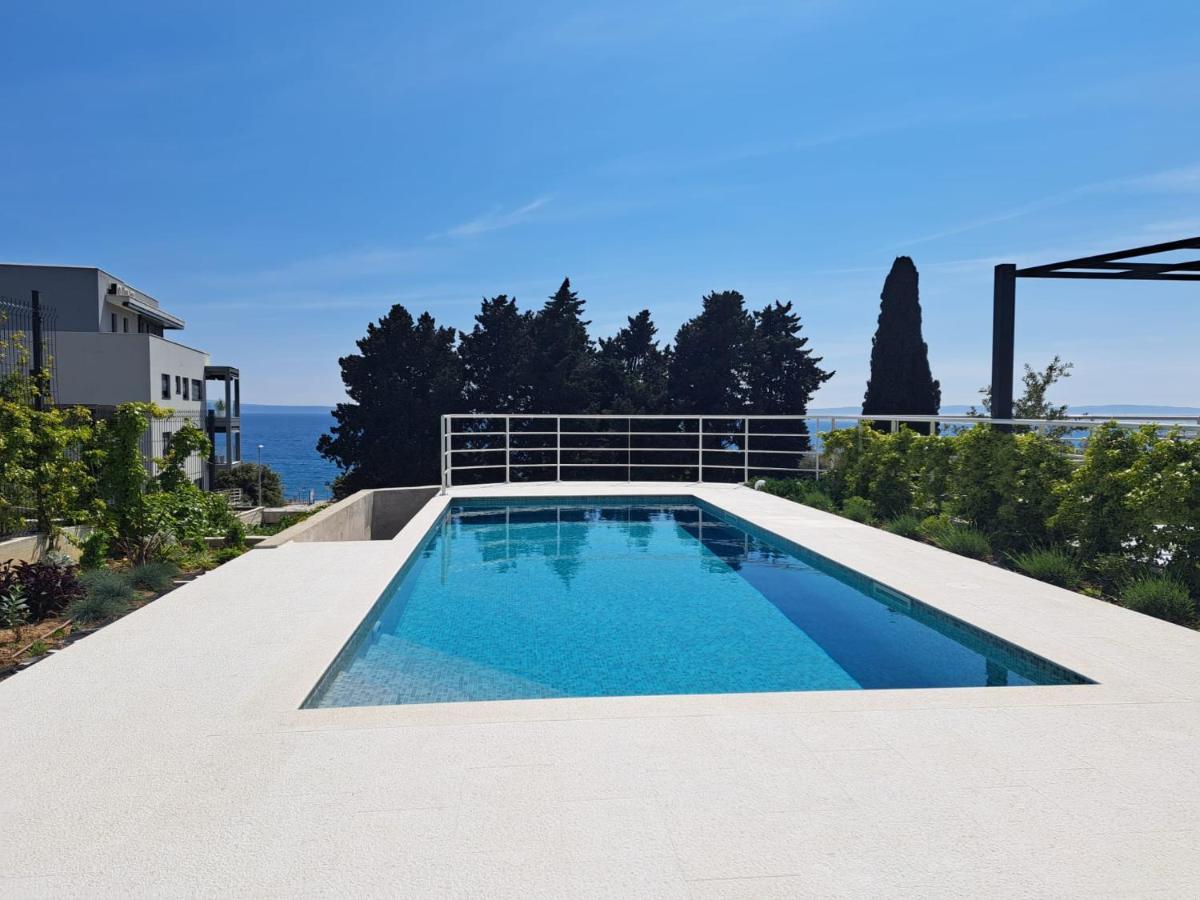 Apartment With Private Pool Split Buitenkant foto