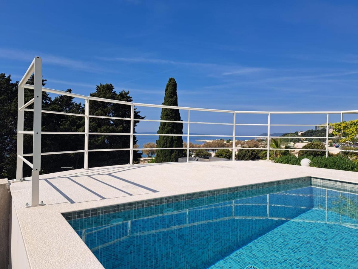 Apartment With Private Pool Split Buitenkant foto