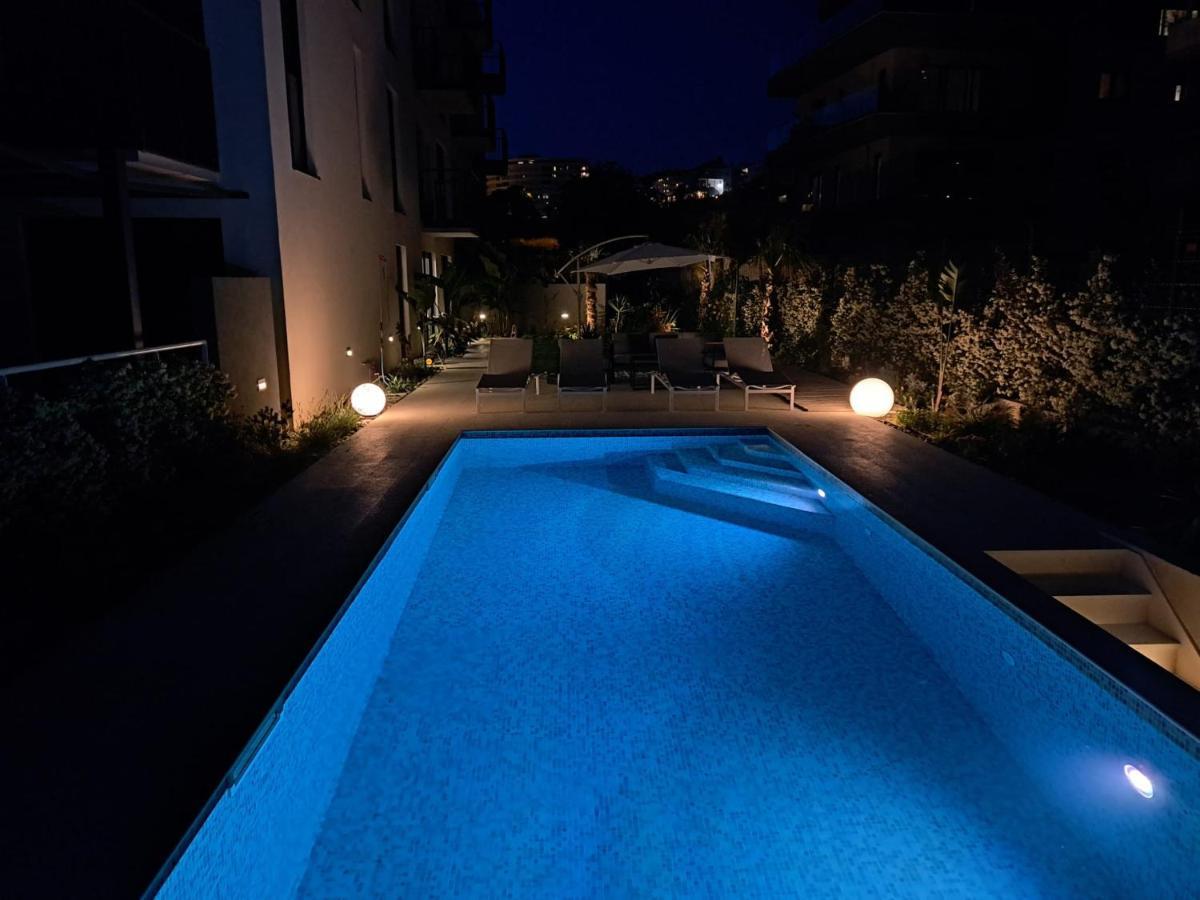 Apartment With Private Pool Split Buitenkant foto