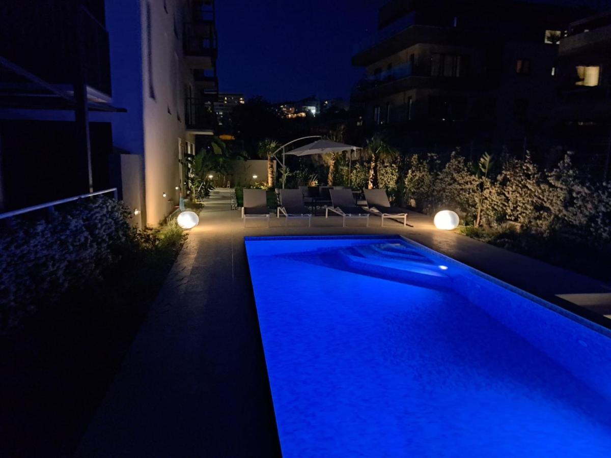 Apartment With Private Pool Split Buitenkant foto
