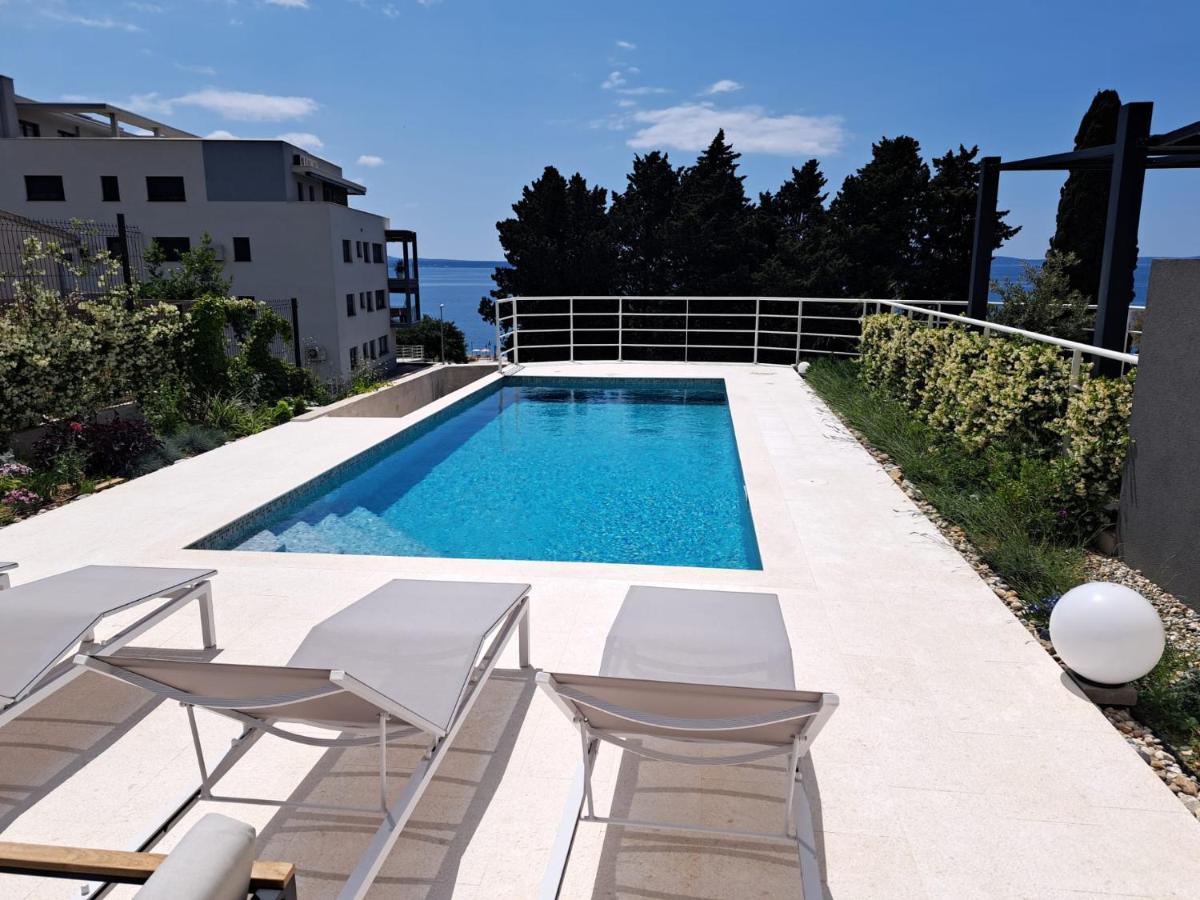 Apartment With Private Pool Split Buitenkant foto