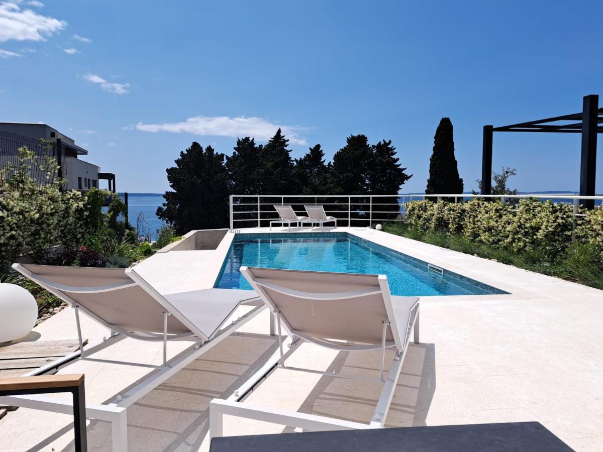 Apartment With Private Pool Split Buitenkant foto