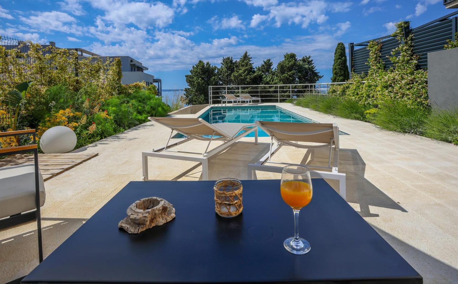 Apartment With Private Pool Split Buitenkant foto